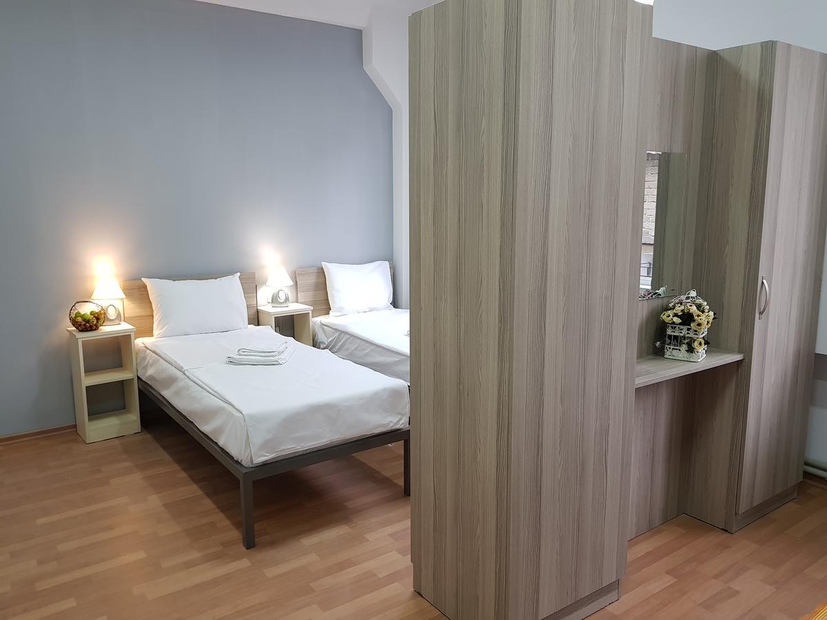 Welcome Friends Hostel Єреван Екстер'єр фото