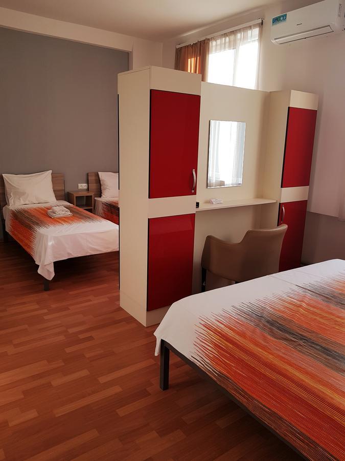 Welcome Friends Hostel Єреван Екстер'єр фото