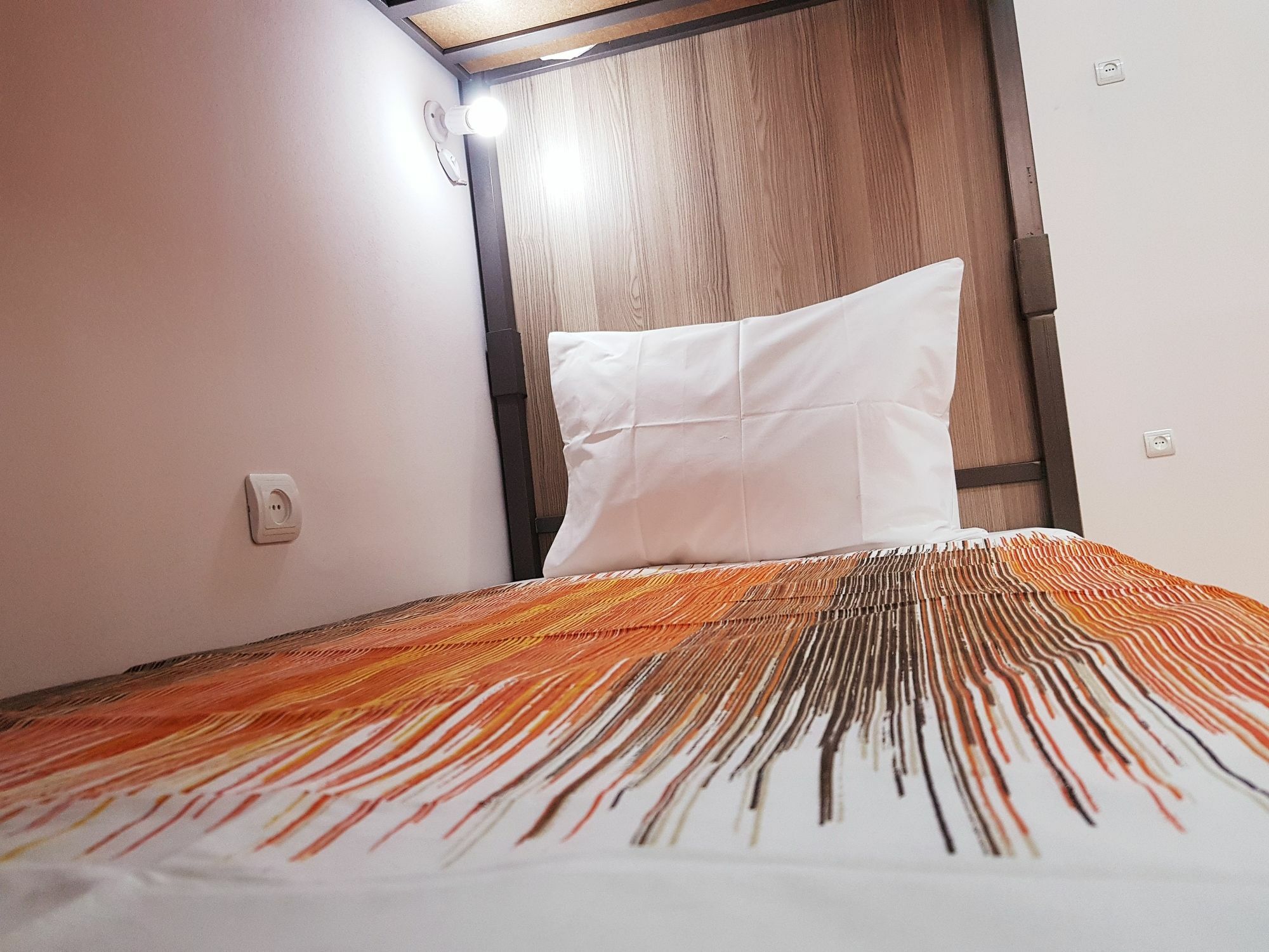 Welcome Friends Hostel Єреван Екстер'єр фото