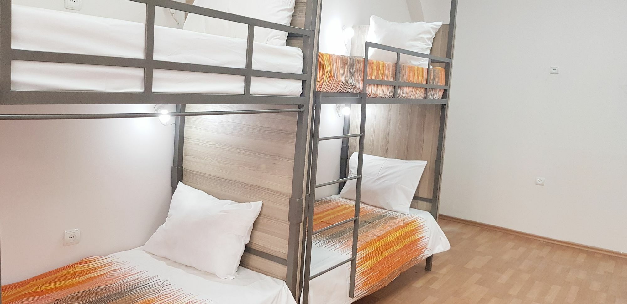 Welcome Friends Hostel Єреван Екстер'єр фото