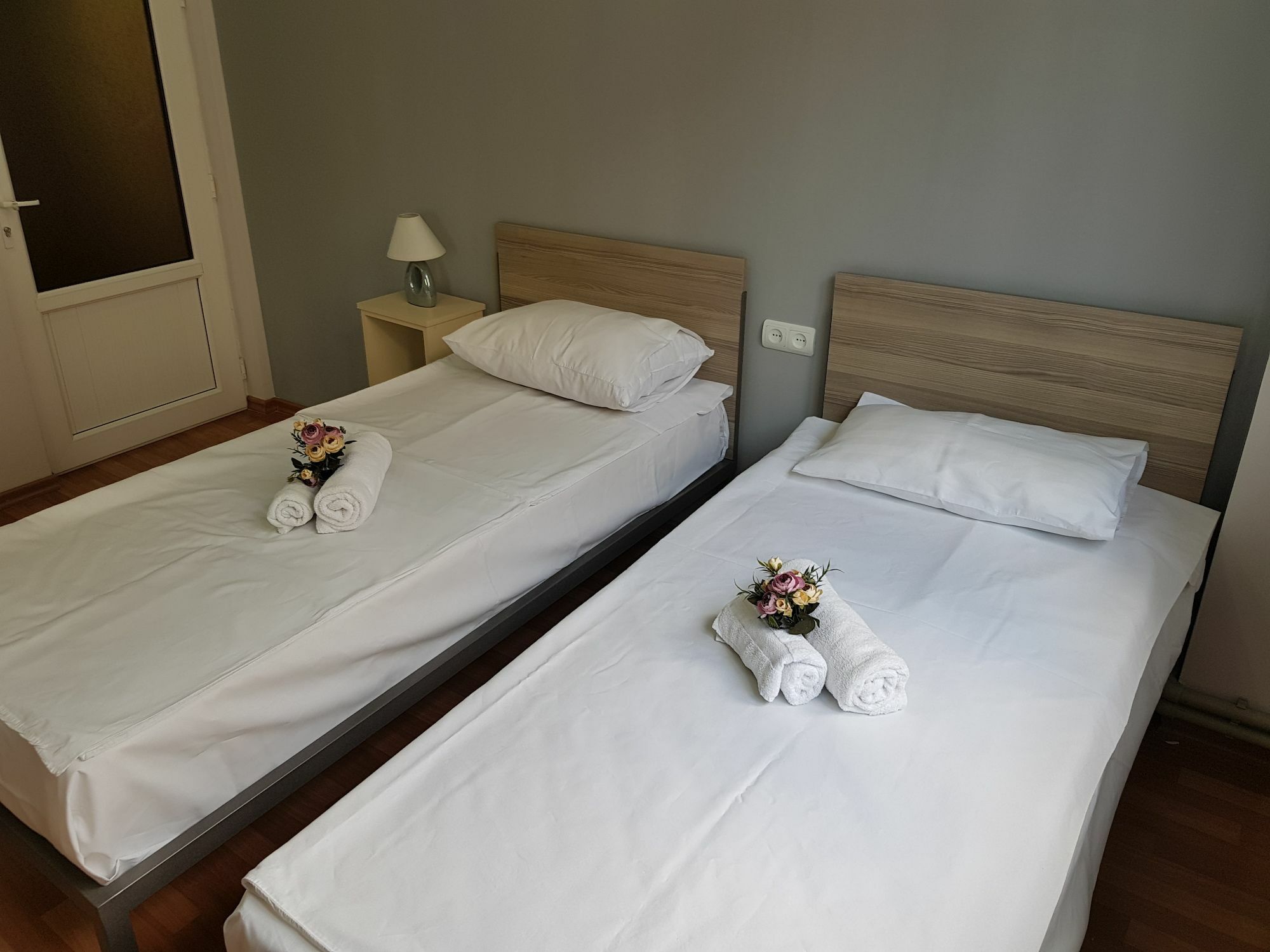 Welcome Friends Hostel Єреван Екстер'єр фото