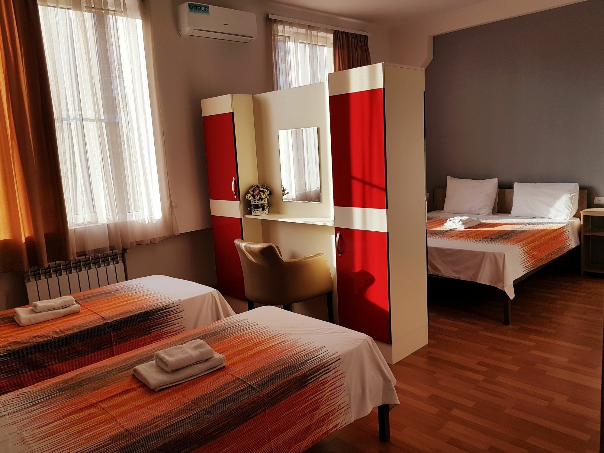 Welcome Friends Hostel Єреван Екстер'єр фото