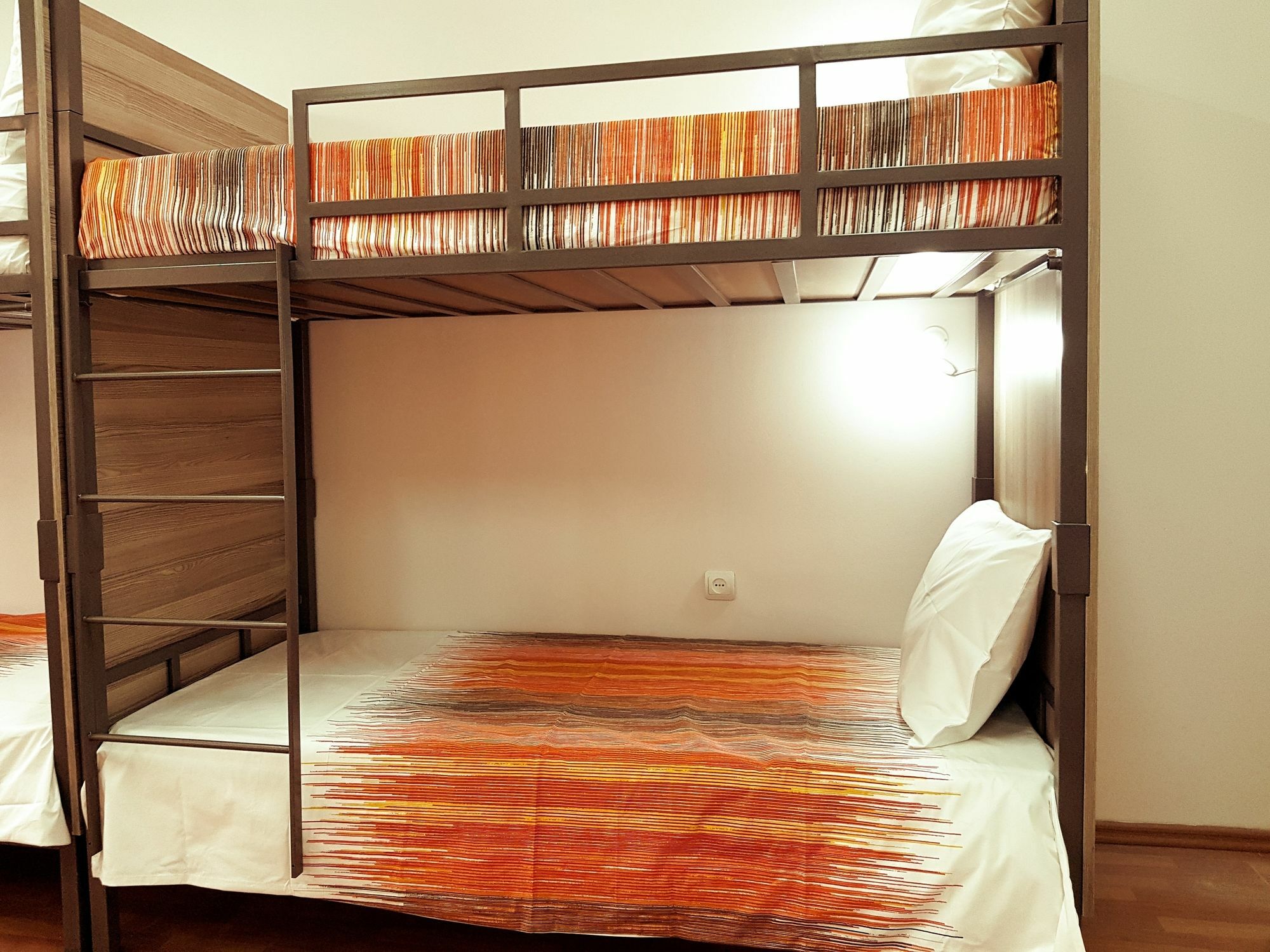 Welcome Friends Hostel Єреван Екстер'єр фото